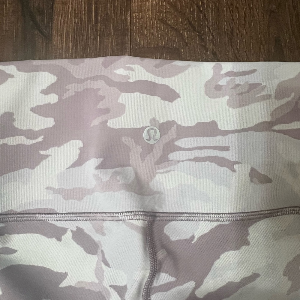 Lululemon camo wunder unders - Picture 4 of 6